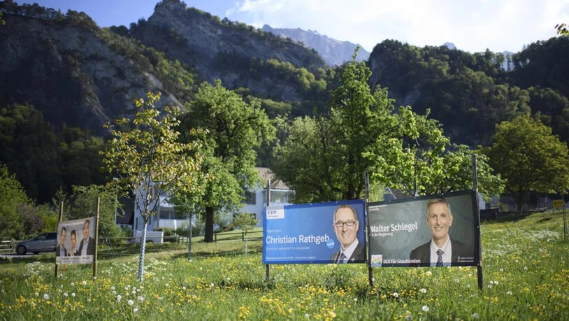 Wahlplakate in Graubünden.