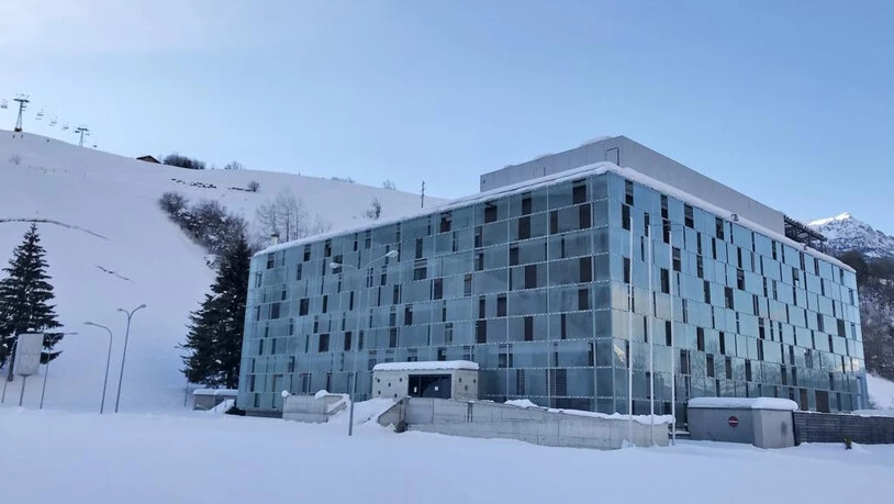 Das Hotel «Cube» bei Talstation der Savognin Bergbahnen.