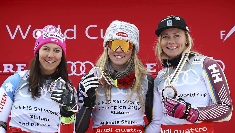 Die besten Slalom-Fahrerinnen des Winters (von links nach rechts): Wendy Holdener, Mikaela Shiffrin, Frida Hansdotter