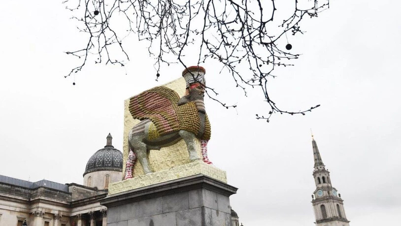 Der US-Konzeptkünstler Michael Rakowitz hat für den vierten Sockel am Trafalgar Square die Skulptur "The Invisible Enemy Should Not Exist" geschaffen. Sie ist eine Nachbildung von einem Standbild, das 2015 von ISIS zerstört wurde und besteht aus 10'500…