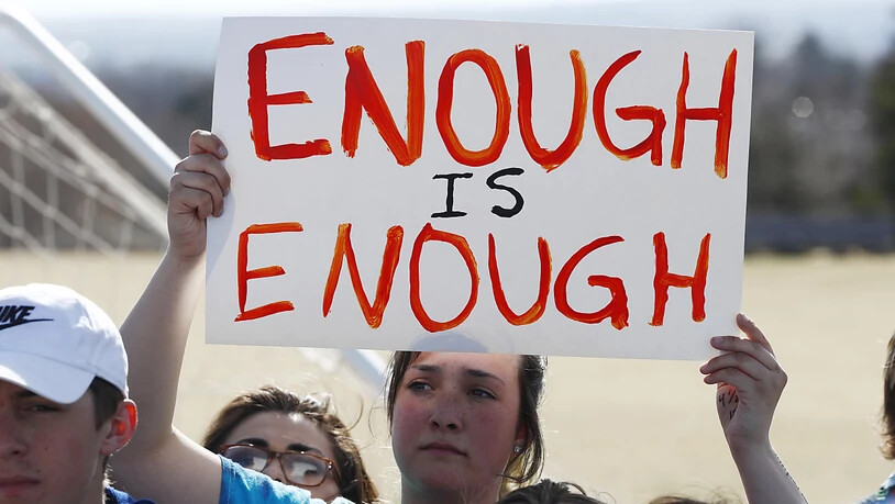 "Genug ist genug" - das Motto der rund 2500 Veranstaltungen in den USA gegen Waffengewalt (Archiv)