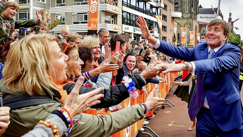 König Willem-Alexander feierte in Groningen gemeinsam mit seiner Familie und zehntausenden Bürgern den traditionellen "koningsdag".