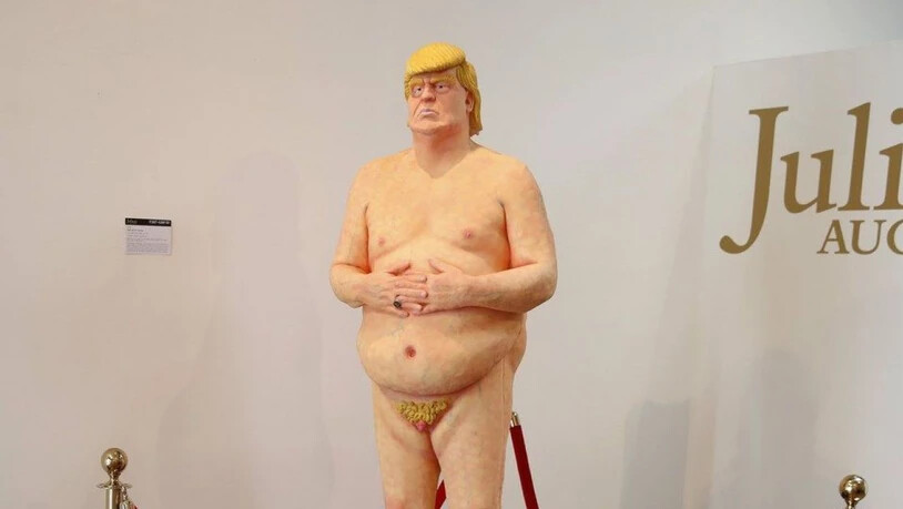 Die Skulptur "The 'Emperor Has No Balls" des Untergrund-Kollektivs UNDERLINE ist für 28'000 Dollar versteigert worden. Das Auktionshaus Julien's hatte mit mehr gerechnet.
