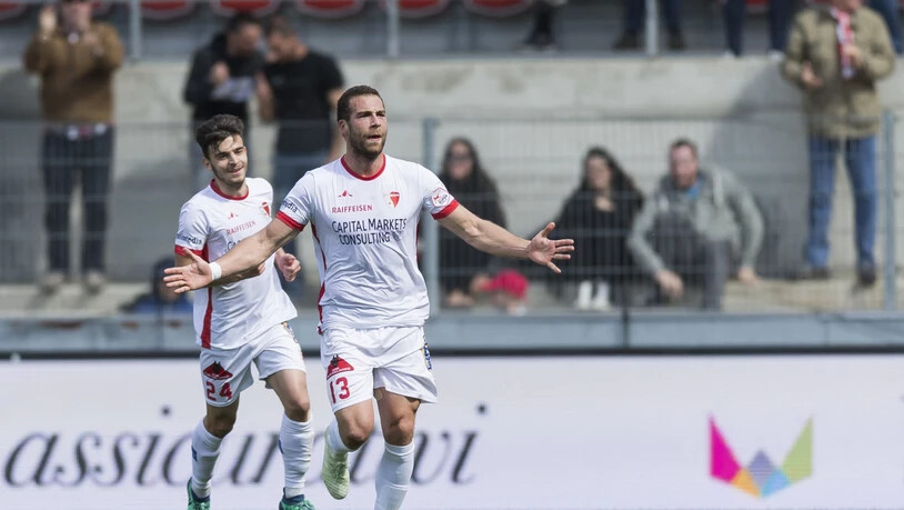 Sion-Torschütze Pajtim Kasami (rechts) wird nach seinem 1:0 gegen St. Gallen gefeiert.