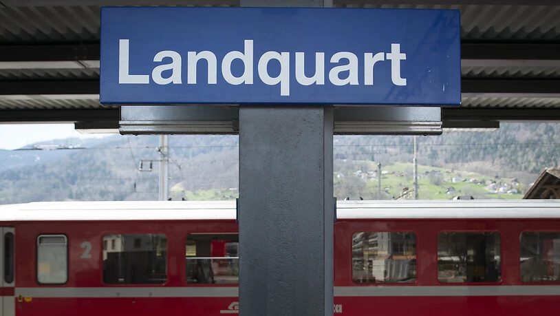 Im Bahnhof Landquart entgleisten am Dienstagabend zwei Güterwagen.