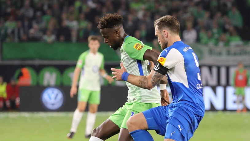 Brachte Wolfsburg 1:0 in Führung: Divock Origi (li.)