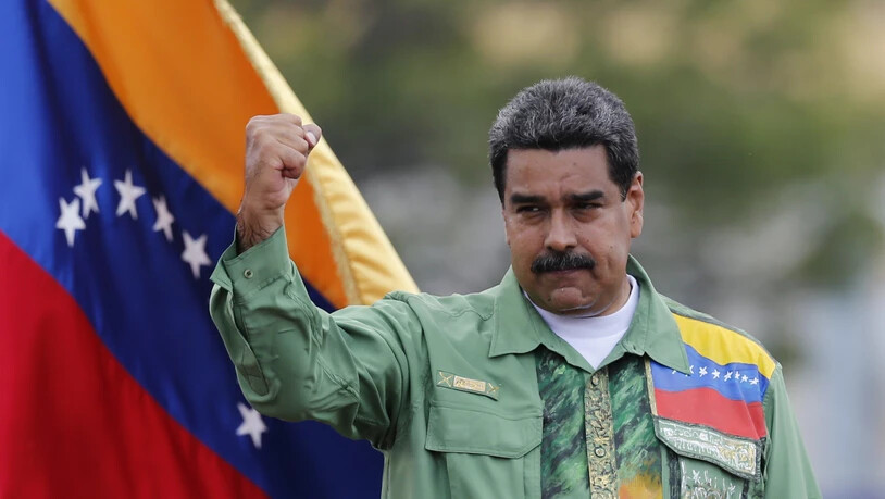 Präsident Maduro hat alles unternommen, damit ihm in Venezuela politisch niemand gefährlich werden kann: entweder sitzen Rivalen und Gegner im Gefängnis, oder sie sind geflohen. Die Tausenden, die ebenfalls täglich aus dem Land fliehen, können mit dem…