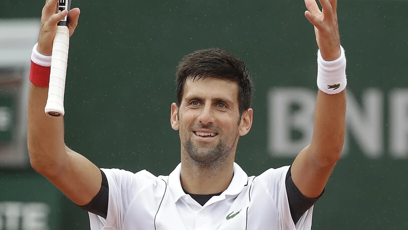 Novak Djokovic gewinnt in vier Sätzen und steht im Achtelfinal