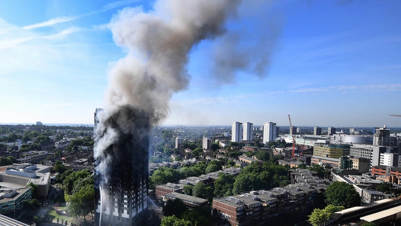 Expertenbericht: Im Londoner Grenfell Tower haben Spezialisten nach dem Grossbrand zahlreiche Mängel gefunden. (Archivbild)