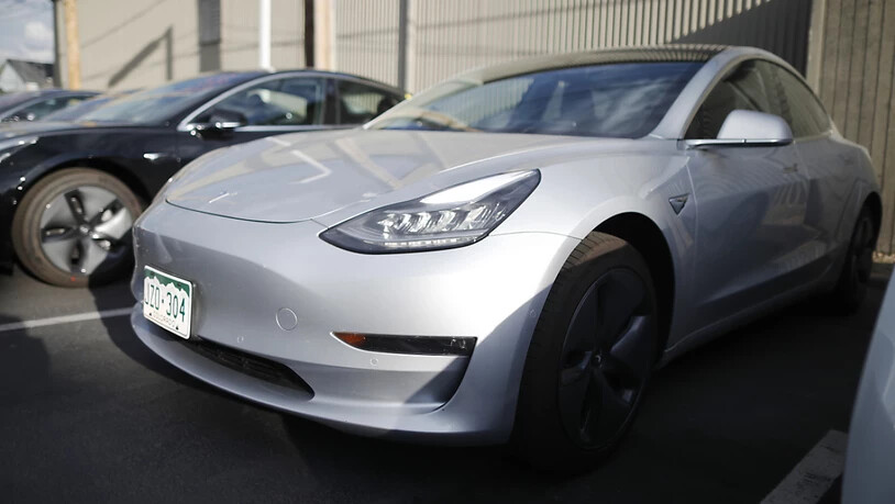 Tesla-Chef Elon Musk will bald neue Funktionen für das autonome Fahren aktivieren. (Archivbild)