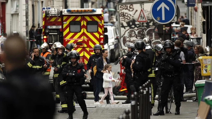 Das betroffene Quartier in Paris wird evakuiert. e