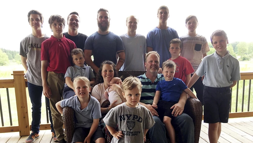 Vierzehn Söhne: Kateri Schwandt und ihr Mann im US-Bundesstaat Michigan blieben bislang tochterlos. Die statistische Wahrscheinlichkeit dafür liegt bei 1:16'000.