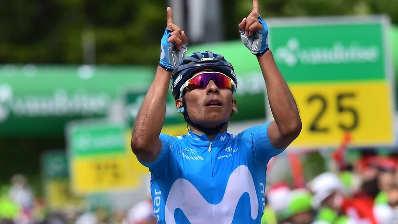 Nairo Quintana freut sich in Arosa über seinen Etappensieg an der Tour de Suisse