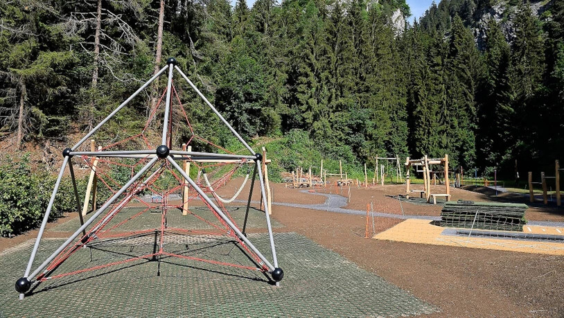 Fertig gebaut: Das Konzept des «Parc da moviment» in Trin gilt als wegweisend und einmalig in Graubünden.