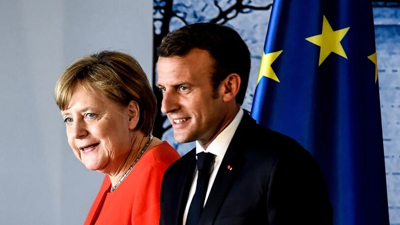 Angela Merkel und Emmanuel Macron am Dienstag nach ihrer Medienkonferenz in Meseberg.