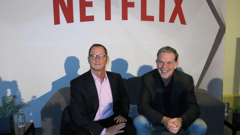 Netflix-Chef Reed Hastings (r.) und der nun entlassene Kommunikationschef Jonathan Friedland. (Archivbild)