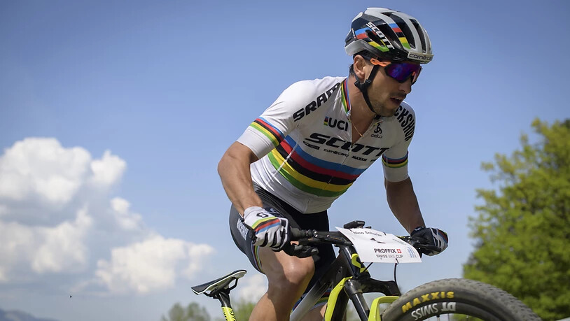Nino Schurter fährt im Trentino alleine vorne weg