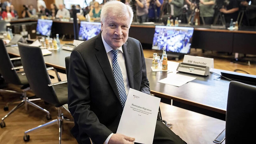 Innenminister Horst Seehofer mit seinem "Masterplan Migration"