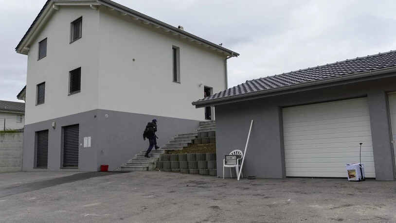 Vor diesem Haus wurde 2013 ein Italiener vor den Augen seiner Verlobten und vor vier Kindern erschossen. (Archivbild)