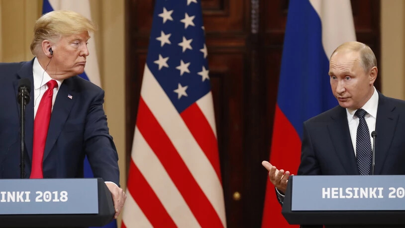 US-Präsident Donald Trump wurde nach seinem Treffen mit dem russischen Präsidenten Wladimir Putin scharf kritisiert - er habe sich nicht mit klaren Worten gegen die Einmischung Russlands in die US-Wahlen verwahrt. Sein Verhalten grenze an Hochverrat,…