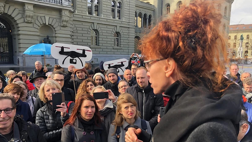 Autorin Sibylle Berg und ihre Mitstreiter haben genug Unterschriften gesammelt: Das Referendum gegen das sogenannte "Sozialdetektiv-Gesetz" kommt zustande. (Archivbild)