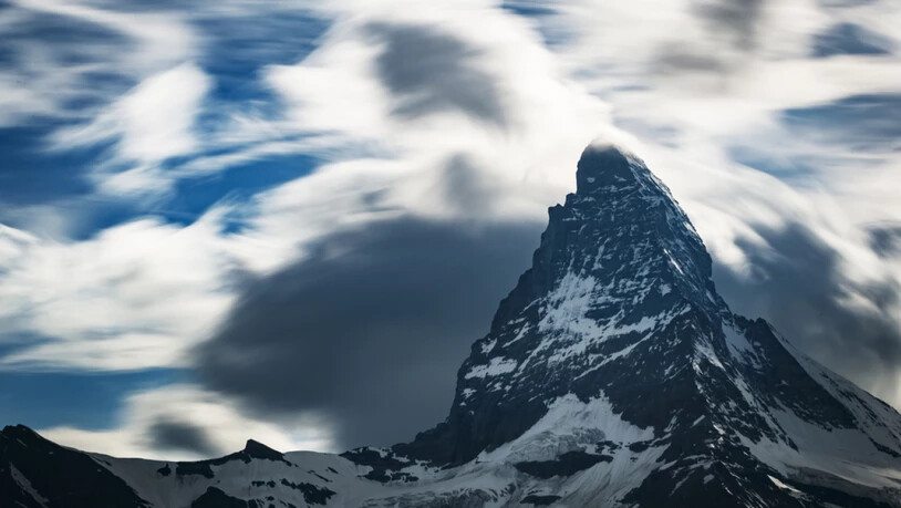 Das Matterhorn von der Schweizer Seite aus. Am Mittwoch stürzten an der Südflanke eine Bergsteigerin und ein Bergsteiger ab. (Symbolbild)