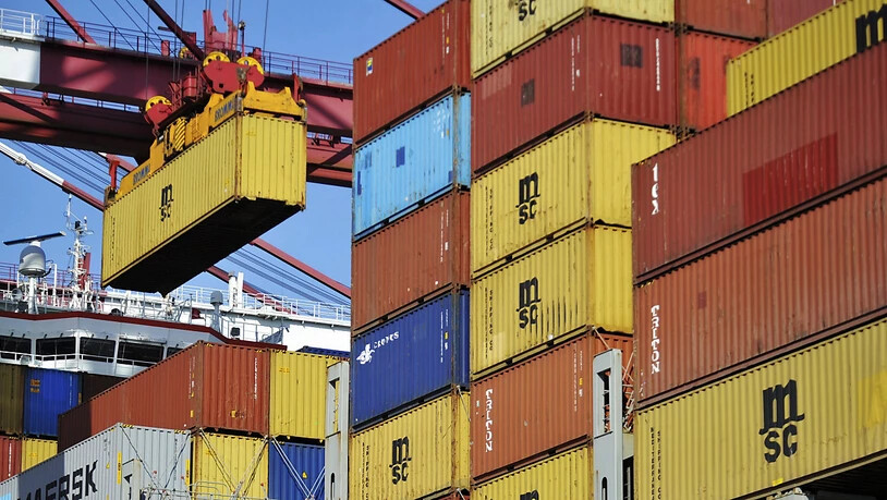 Die Schweizer Exporte sind auch im zweiten Quartal weiter gestigen. Vor allem nach Asien haben die Ausfuhren wieder klar zugelegt. (Archivbild)