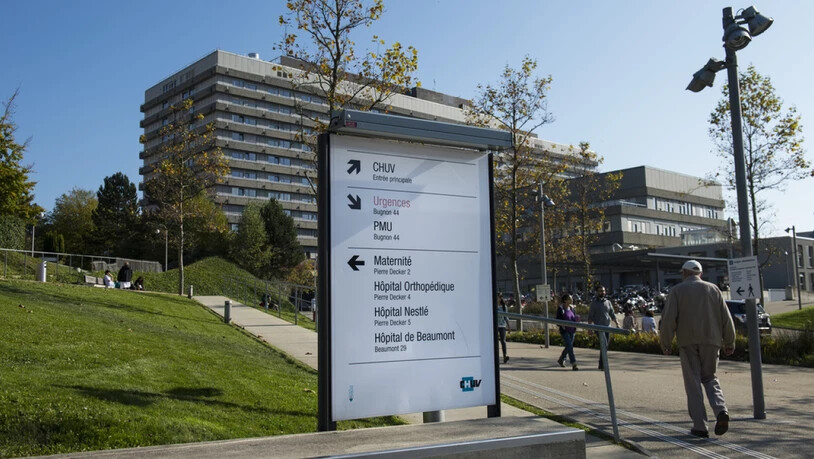 Das Opfer des Brandes, ein 48-jähriger Schweizer, wurde mit schweren Verbrennungen ins Kantons- und Universitätsspital CHUV in Lausanne eingeliefert. Die Ärzte konnten sein Leben nicht retten. (Symbolbild)