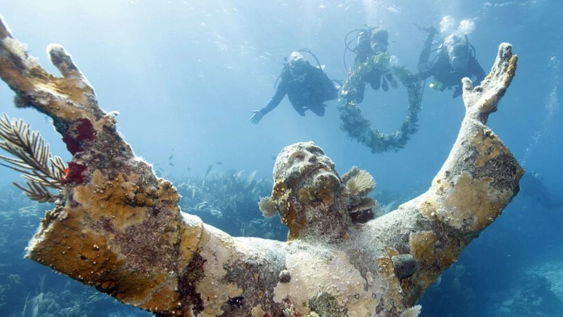 In der Nähe der Florida Key an der Südspitze des US-Bundesstaats steht seit 1965 die Jesus-Statue "Christ of the Abyss" in knapp acht Metern Tiefe im Meer. (Archivbild)