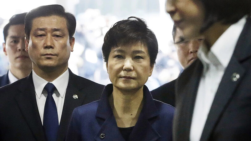 Park Geun Hye (Mitte) vor dem Gericht in Seoul (Aufnahme vom März 2017).