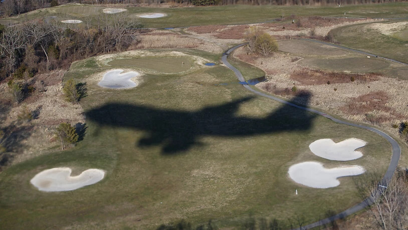 Ein Kleinflugzeug näherte sich unerlaubt dem privaten Golfclub von US-Präsident Donald Trump in Bedminster im Bundesstaat New Jersey. (Symbolbild)