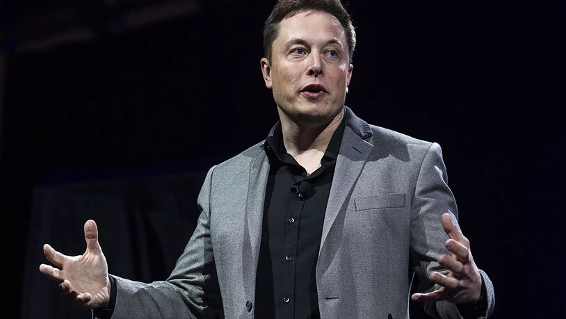 Tesla-Chef und Milliardär Elon Musk soll seine Zulieferer um nachträgliche Rabatte gebeten haben, damit sein Autobauer profitabel wird. (Archivbild)