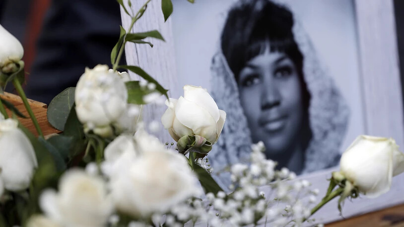 Fans und berühmte Kollegen trauern um die legendäre Soul-Sängerin Aretha Franklin. (Foto: Marcio Jose Sanchez/AP)