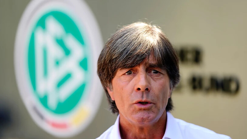 Bundestrainer Joachim Löw steht nach dem frühen Ausscheiden mit der deutschen Nationalmannschaft an der WM in Russland unter Druck