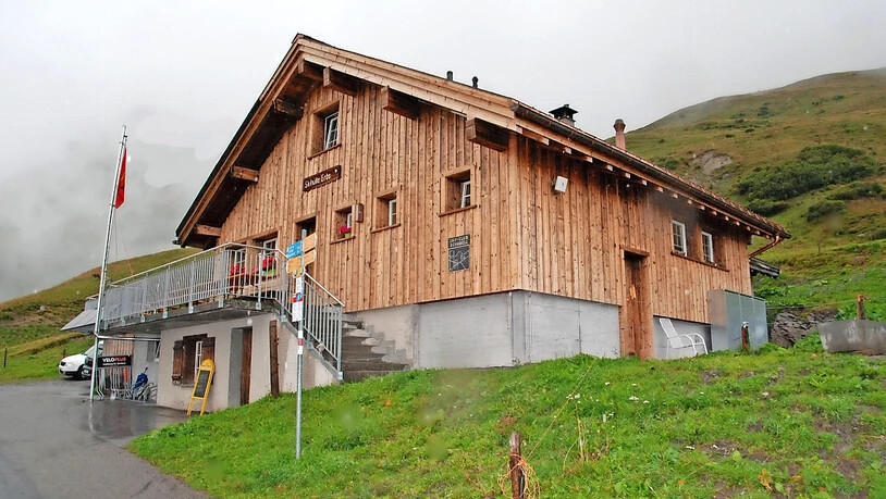 Trüb ist nur das Wetter: Die Skihütte Obererbs liegt an der Via Alpina und im Winter an verschiedenen Routen von Skitouren ideal