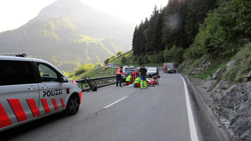 Auf der Klausenstrasse in Linthal kam es am Mittwoch zu einem Verkehrsunfall mit einem Verletzten. 