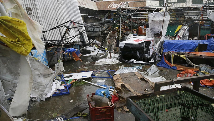 Ein von Taifun "Mangkhut" zerstörter Markt in der besonders hart getroffenen Stadt Tuguegarao.