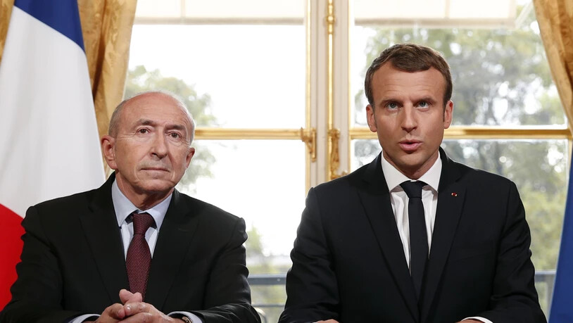 Frankreichs Präsident Emmanuel Macron (Rechts) und sein Innenminister Gérard Collomb. (Archivbild)