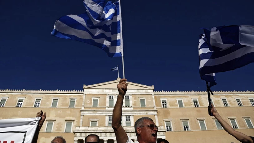 Griechenland braucht nach Ansicht des Euro-Rettungsschirms (ESM) vor 2020 kein frisches Geld. Im Bild Proteste gegen die Sparmassnahmen der griechischen Regierung. (Archiv)