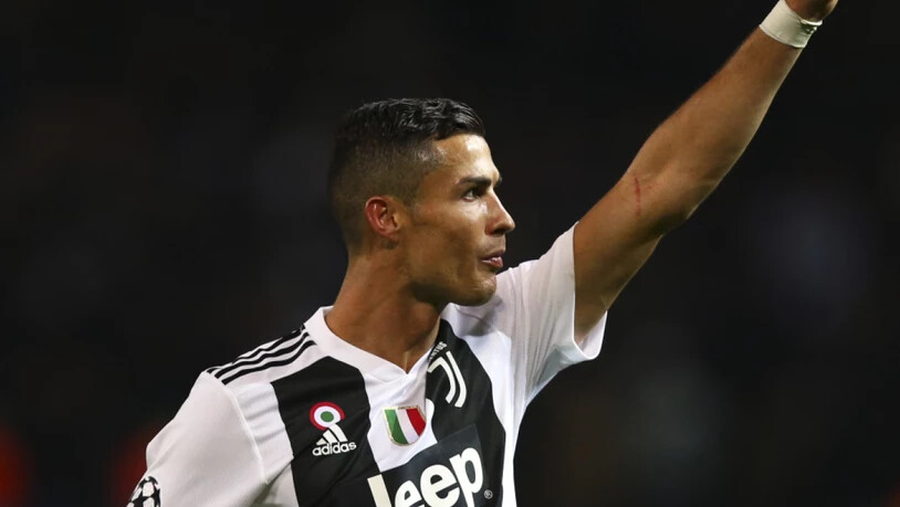 Juventus-Stürmer Cristiano Ronaldo bejubelt den Sieg seines Team bei seinem früheren Verein Manchester United