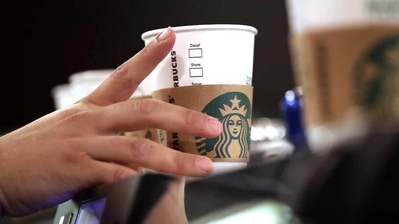 Starbucks profitierte auch von einer Allianz mit dem chinesischen Online-Händler Alibaba. (Archivbild)