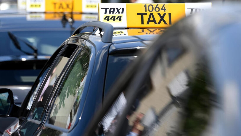 Nur Taxis gesetzlich regulieren? Im Zürcher Kantonsrat kämpfen die Mitteparteien gegen eine unheilige Allianz.