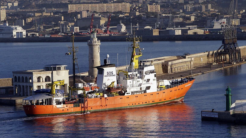 Die Staatsanwaltschaft von Catania untersucht, ob vom Migranten-Schiff "Aquarius" illegal Abfälle entsorgt worden sind. Dem Schiff droht die Konfiszierung. (Archiv)