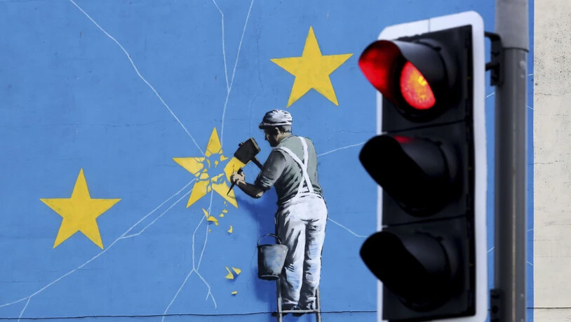 Wandbild in Dover des Street-Art-Künstlers Banksy. EU-Vertreter hatten am Dienstag erklärt, es gebe keinen Raum für Neuverhandlungen des Brexit-Abkommens. (Archivbild)