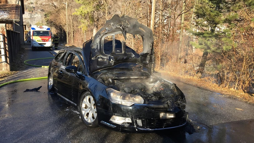 In Chur ist ein Auto vollständig ausgebrannt.