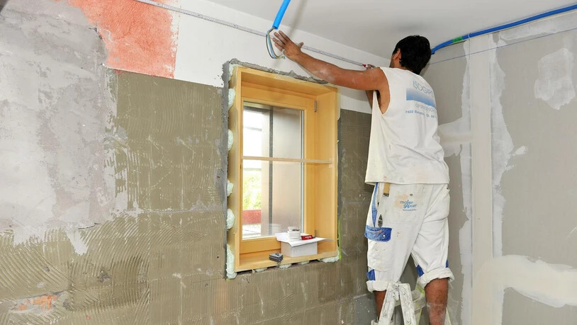 Sanierung der Wohnung: Ist es für den Mieter zumutbar, während der Umbauzeit in der Wohnung zu bleiben oder nicht, das ist die Frage.