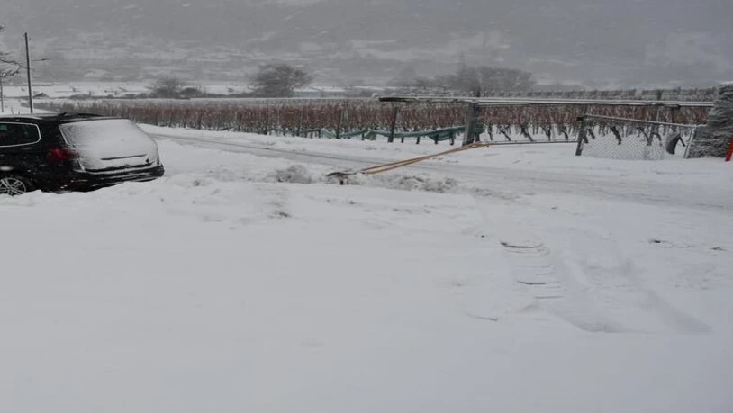 Der Schnee bereitete den Autofahrern in Chur Mühe.