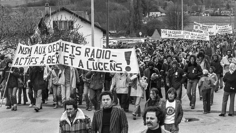 Atomkraftwerkgegner bei der Anti-AKW-Demonstration am Pfingstmontag des Jahres 1978 in Lucens. (KEYSTONE/Str)