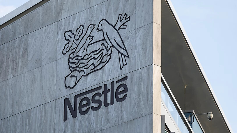 Der weltgrösste Nahrungsmittelkonzern Nestlé hat im vergangenen Jahr mehr Umsatz und Gewinn gemacht. (Archiv)