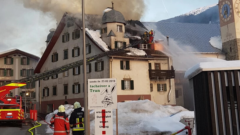 In Trun brannte ein Mehrfamilienhaus